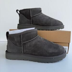 NIB • UGG Women's Classic Ultra Mini Size: 8
